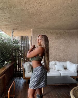 Kamille Instagram - a quick break before I give you new music 👀