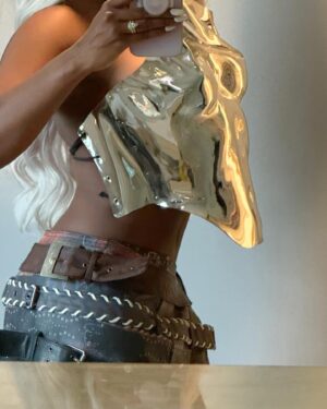 Kamille Instagram - Self affirmation: I’m not a one-in-a-million kinda girl. I’m a once in a lifetime kinda woman. 🪐🩶⚡️giving u Targaryen energyyyyy bcos this House of the Dragon is captivating meeee