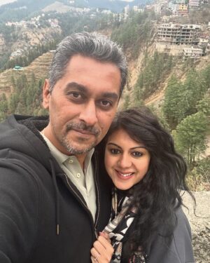 Kamna Jethmalani Instagram - And 11 years just went by ……. Wishing you a very happy anniversary! 11 years is definitely a big big number . 

All I want to say is Thank you for always being there. You are definitely my pillar, my strength 😊 
Highs and low’s I know you will be by my side ! 
Thank you for our 2 beautiful girls ♥️ We love them ! 
We have created some wonderful memories and will continue to do the same ! 
Happy 11 and god bless us !

@surajnagpal