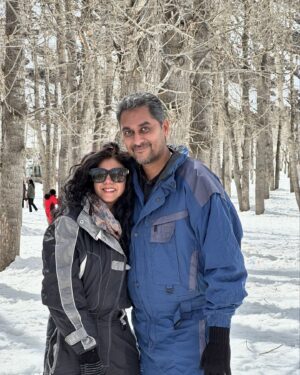 Kamna Jethmalani Instagram - And 11 years just went by ……. Wishing you a very happy anniversary! 11 years is definitely a big big number . 

All I want to say is Thank you for always being there. You are definitely my pillar, my strength 😊 
Highs and low’s I know you will be by my side ! 
Thank you for our 2 beautiful girls ♥️ We love them ! 
We have created some wonderful memories and will continue to do the same ! 
Happy 11 and god bless us !

@surajnagpal