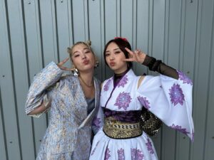 Kanako Takatsuki Instagram - 共演者の皆さんと📸
他の方々ともお話したりできたのはいい思い出🫶💙
うちらのスター🌟セリコちゃんとは時間合わなくて写真撮れなかったからBGMに設定した🥹🎧笑

#アニレヴ #anirave