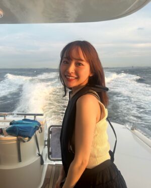Kanami Takasaki Instagram - 昨日はお仕事の関係者の方にお招き頂いて、横浜の花火大会を見にクルーズ船に乗ったよ🚢
花火綺麗すぎた✨

Photo by じゅんちゃん @jun.amaki 🌸💓