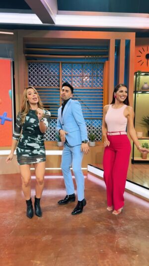 Kanela Instagram - Ajuuu 🇧🇴❤️ Gracias por la simpatía @dayanamolinae y @gleysalazarsubirana !

#cumbialo🇨🇱🇨🇺🇨🇴🇧🇴🇦🇷🇦🇹🇩🇪🇨🇦🇪🇸🇺🇸🇪🇨🇵🇪🇺🇾🇻🇪🇲🇽