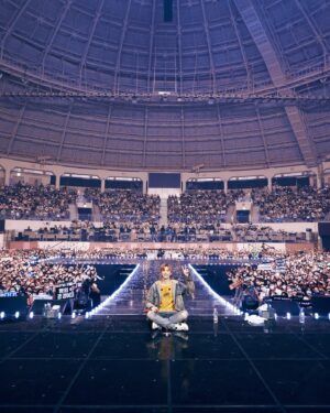 Kang Daniel Instagram - 안녕하세요, 강다니엘입니다.
올해도 벌써 반이나 흘렀네요. 날씨가 부쩍 더워진 만큼 시간이 참 빠름을 실감합니다.

지난 5년이라는 시간 동안 저에게 울타리가 되어주고 또 한편으로는 책임감을 배우게 해주었던 커넥트와의 여정이 막을 내렸습니다.

그동안 함께 울고 웃으며 커넥트를 이끌어가주셨던 모든 임직원 여러분과 관계자분들에게 정말 감사하다는 말을 드리고 싶습니다. 이 마음 잊지 않겠습니다.

좋지 않은 소식과 함께 지난 여정을 마무리하게 되어 아쉽고 애석한 마음이지만, 지금껏 늘 그랬듯이 묵묵히 열심히 헤쳐나가 보려고 합니다. 이 또한 더 나은 미래를 위해 많이 고민하는 시간이 되도록 하겠습니다.

그리고 지금 누구보다 절 생각해 주시고 계실 우리 다니티! 
저는 앞으로도 한결같이 강다니엘로서 여러분 곁에 있겠습니다. 빠른 시일 내에 좋은 소식 들려드릴 수 있도록 노력할 테니 너무 걱정하지 말고 밥 잘 챙겨 먹고 있어요!
감사합니다.