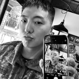 Kang Seung-yoon Instagram - 동네 바버형 김지수씨🫡