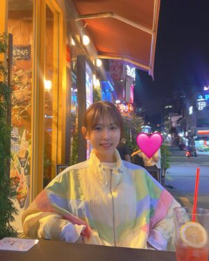 Kang Ye-won Instagram - 운동친구랑🩷
바람부니 좋다아