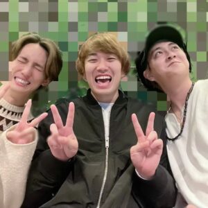Kanta Instagram - 大好きな兄貴と尊敬する同級生。
@hikaru.yaotome1202 
@travis_japan_official