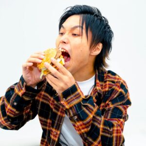 Kanta Instagram - ダイエット終わった相方撮影しました📷
トミーといえば🌳か🍔です。

@tommymizutamaribond