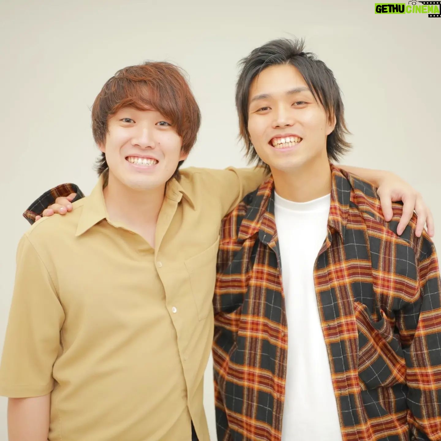 Kanta - 13.3K Likes - 🎍明けましておめでとうございます🎍
そして2022年本当にありがとうございました!!
一度でも水溜りボンドを見てくださった方、チャンネル登録してくださっているみなさんに改めて感謝したいなと思って活動した一年でした。
たくさんの支えやコメントを僕なりに動画に転換して届けられた年だったと思います。。また来年もパワーを送ってください。。
2023年は今年を超えるようなもっともっといい年にしたいと思ってます。まだまだいくぞ!!!!!まだまだいけるぞ!!!
来年も水溜りボンドをよろしくお願いします🔥
みなさん良いお年を〜!