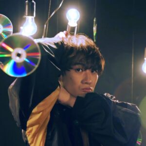 Kanta Instagram - Amazon Music Primeがリニューアルしたということで、本気でCMを編集チームで作らせて頂きました😃
写真でも伝わるような絵力ある映像を心がけてみました。めちゃくちゃ光栄です！
プライム会員の方なら、追加料金なし・広告もなしで1億曲以上の楽曲を楽しめるらしいです！！自分もYouTubeの動画で使う色々なものをAmazonでたくさん注文するのでプライム会員です笑。是非みなさんも使ってみてね！

@amazonmusicjp #PR