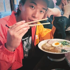 Kanta Instagram - ランニングがてら顔出したのに、創造と破壊だっていってラーメン食べてた。

たまにはそんな夜もいいかも。

これこそ自由だ！！

みんなも自由にいきいきしてて最高だったな、