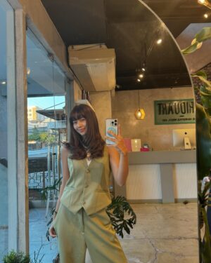 Kaori Oinuma Instagram - love is in the hair ❣️ 

💇🏻‍♀️: @moriduart 
👗: @apartment8clothing