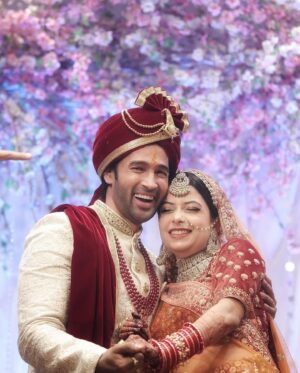 Karan Sharma Instagram - “ Introducing Mr. & Mrs. Sharma “💑✨❤️🧿✨

#JustMarried #newlyweds #pookavivaah #poojakaran #blessed

Photography: @gv_photography_and_films