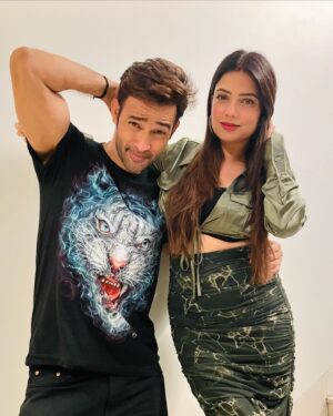 Karan Sharma Instagram - With you everyday is new adventure my love ❤️🤗 .
.
.
.
#poojasingh #karansharma #love 
.
#trending #srk #salmankhan #life