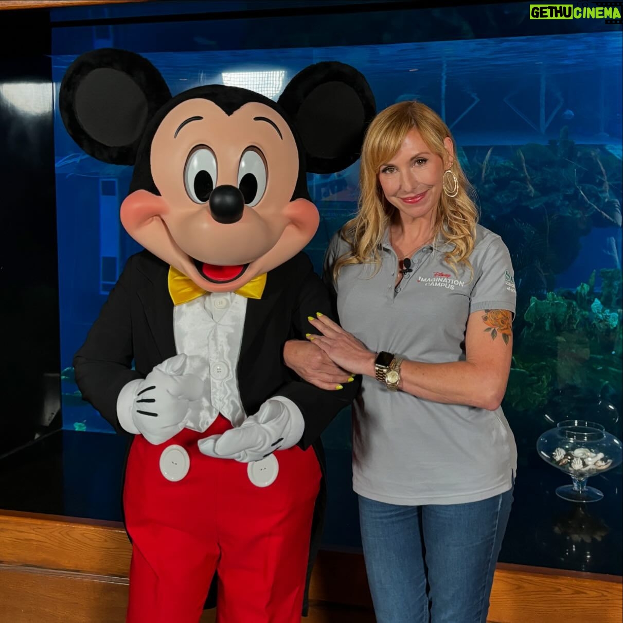 Kari Byron - 4.5K Likes - Hanging out backstage with celebrities.
@pocketlab_scienceiscool #crashtestgirl #stem #steam science #teachers #education @explr_media @nationalstemchallenge #karibtron #disney #disneyworld #epcot #mickeymouse