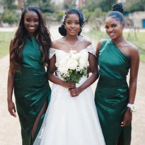 Karidja Touré Instagram - Un de mes meilleurs souvenirs 2022 
 @eunice_brezzy @aadjaaa 🤍