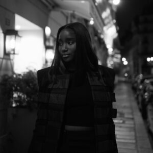 Karidja Touré Instagram - 🤍✨

📸 : @tom_lemarchand 
Hair : @expert_denilsonpedro.11 
Make up : @fabbhairdresser 
Look : @balmain