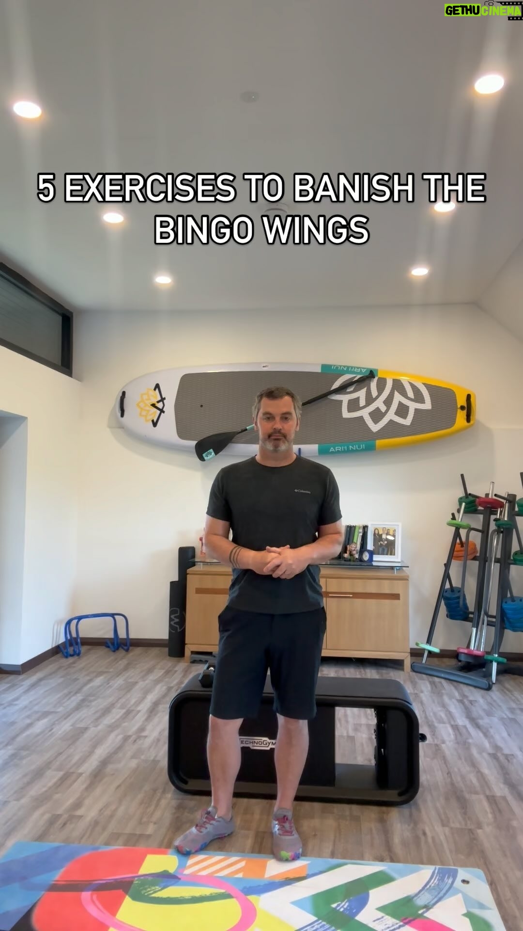 Karl Henry - 1.5K Likes - Want to improve your bingo wings at the back of your arm?
Give these a try!
If you have any concerns about your health then do not do the above exercises, see your GP or your physio for specific advice
#health #motivation #tips #triceps #bingowings #exercises