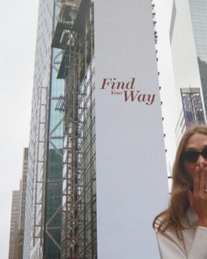 Karlie Kloss Kushner Instagram - Made it to Times Square!! @thornehealth