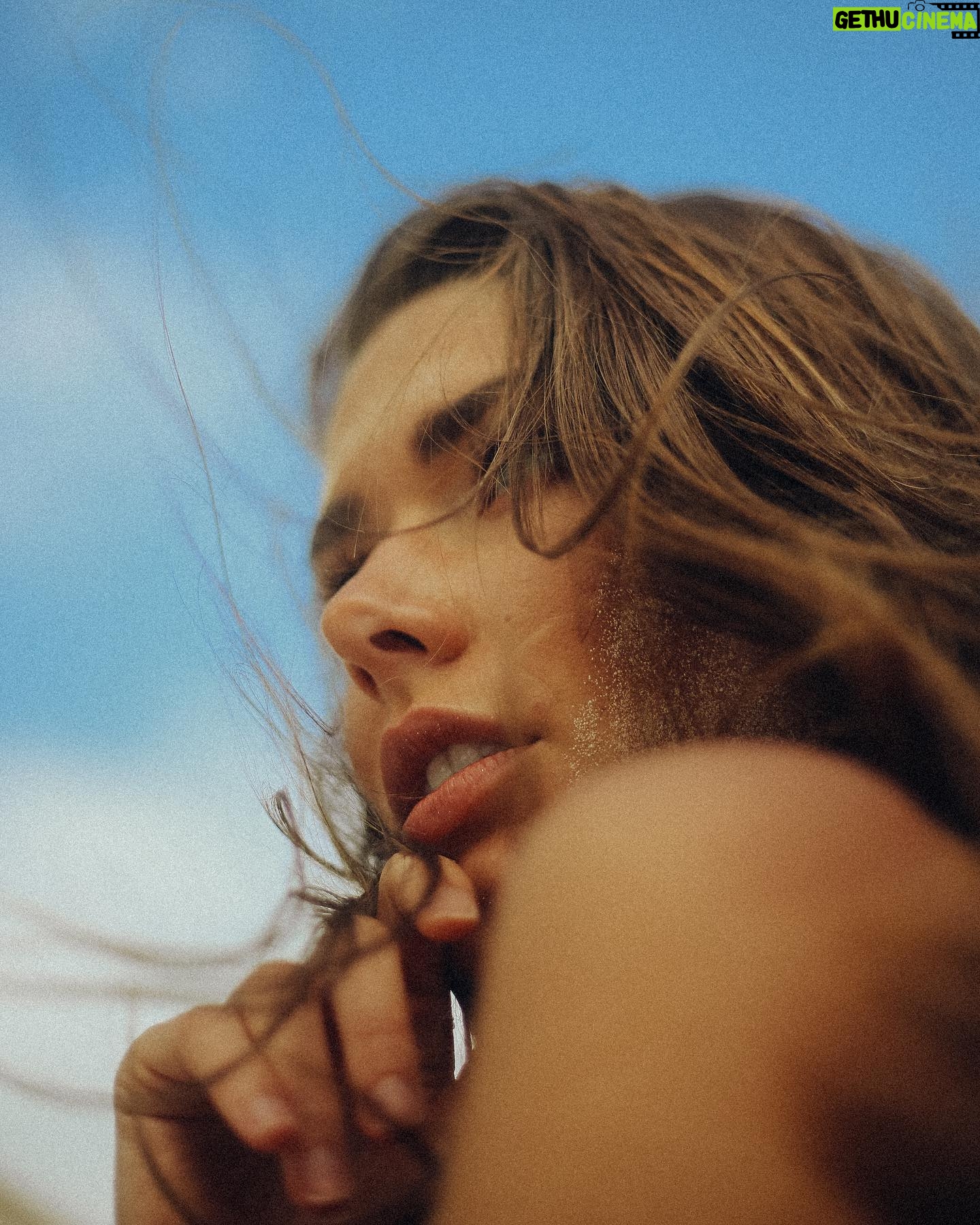 Karolína Kokešová - 3.7K Likes - Beach vibes by @acitalic @mareksybal ✨🌴🙏 aneb co vzniklo při 30min focení, a to je začátek 🤩 #beachvibes #mexico