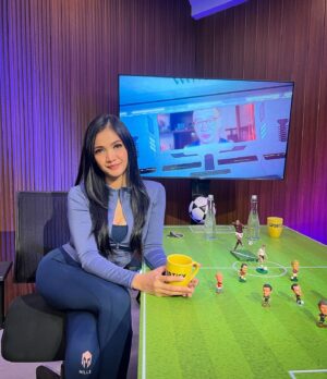 Kartika Berliana Instagram - Banyak pr bikin lupa meng konten kumaha maneh🥲