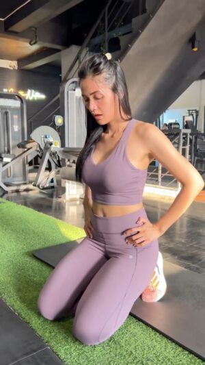 Kartika Berliana Instagram - Let’s do HiiT workoutt girls😈
@captifit.id @impact_healthystudio @corenationactive