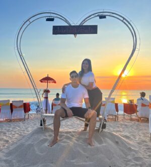 Kartika Berliana Instagram - Happiest birthday love, best friend, boyfriend, old brother, and partner☀️i believe you’ll become a great wise man year by year. Happy banget jadi partner yang lihat kamu bertumbuh jadi lebih hebat tiap tahun nya💪🏻 Wishing you every good things happen into your life.. Jbu abundantly🌹