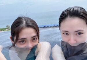 Kasumi Yamaya Instagram - 上半期、頑張った自分達へのご褒美。

土砂降りも我々らしい笑めっちゃ楽しかったなぁ^ ^
下半期も頑張るぞぉ！
そしてもっと楽しいこと一緒にするぞぉ！

#大磯プリンスホテル #大磯プリンスホテルスパ #サウナ 
#生駒里奈  #山谷花純#女子旅