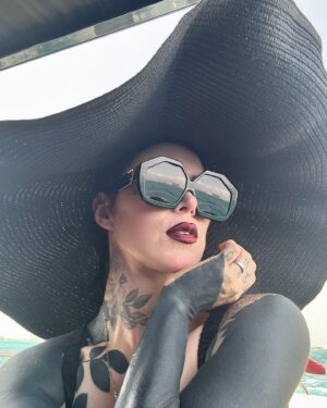 Kat Von D Instagram - Been a rough year, to be honest. So grateful to be able to spend some much needed family time away from all the chaos and can’t thank you enough @thefivesoceanfront   @romarleybeachhouse for making this little family vacation so special!  The beautiful views, the food, the activities and warm hospitality — but most importantly the memories I made with my husband, my son, my dad and my uncle.  You guys have no idea how meaningful it was to return to my motherland like this. 🥹🇲🇽🖤
