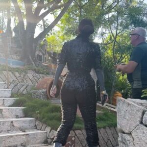 Kat Von D Instagram - Been a rough year, to be honest. So grateful to be able to spend some much needed family time away from all the chaos and can’t thank you enough @thefivesoceanfront   @romarleybeachhouse for making this little family vacation so special!  The beautiful views, the food, the activities and warm hospitality — but most importantly the memories I made with my husband, my son, my dad and my uncle.  You guys have no idea how meaningful it was to return to my motherland like this. 🥹🇲🇽🖤