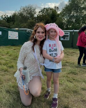 Kate Nash Instagram - Thank you @kendalcalling !! I met sugababe @siobhandonaghy 😵🫶 & bumped into old friends @86tvsband 🤗 I love the North 💚☘️