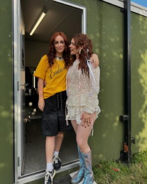 Kate Nash Instagram - Thank you @kendalcalling !! I met sugababe @siobhandonaghy 😵🫶 & bumped into old friends @86tvsband 🤗 I love the North 💚☘️