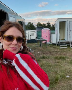 Kate Nash Instagram - Thank you @kendalcalling !! I met sugababe @siobhandonaghy 😵🫶 & bumped into old friends @86tvsband 🤗 I love the North 💚☘️