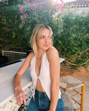 Katelyn Tarver Instagram - Holiday in the sun ☀️