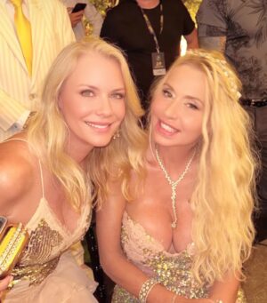 Katherine Kelly Lang Instagram - It was such an honor to be at the Andrea Bocelli Foundation charity dinner. A very special night! Everyone was dressed in 1930’s style. I met so many interesting people. And saw many old friends.  The music was beyond incredible!! Thanks for including me! See you next time @andreabocelliofficial @veronicabertiofficial ❤️ #1930sfashion #andreabocellifoundation