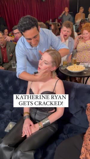 Katherine Ryan Instagram - Green room antics with @kathbum - this woman is amazing! 🤩 loving the background reactions 😂😂