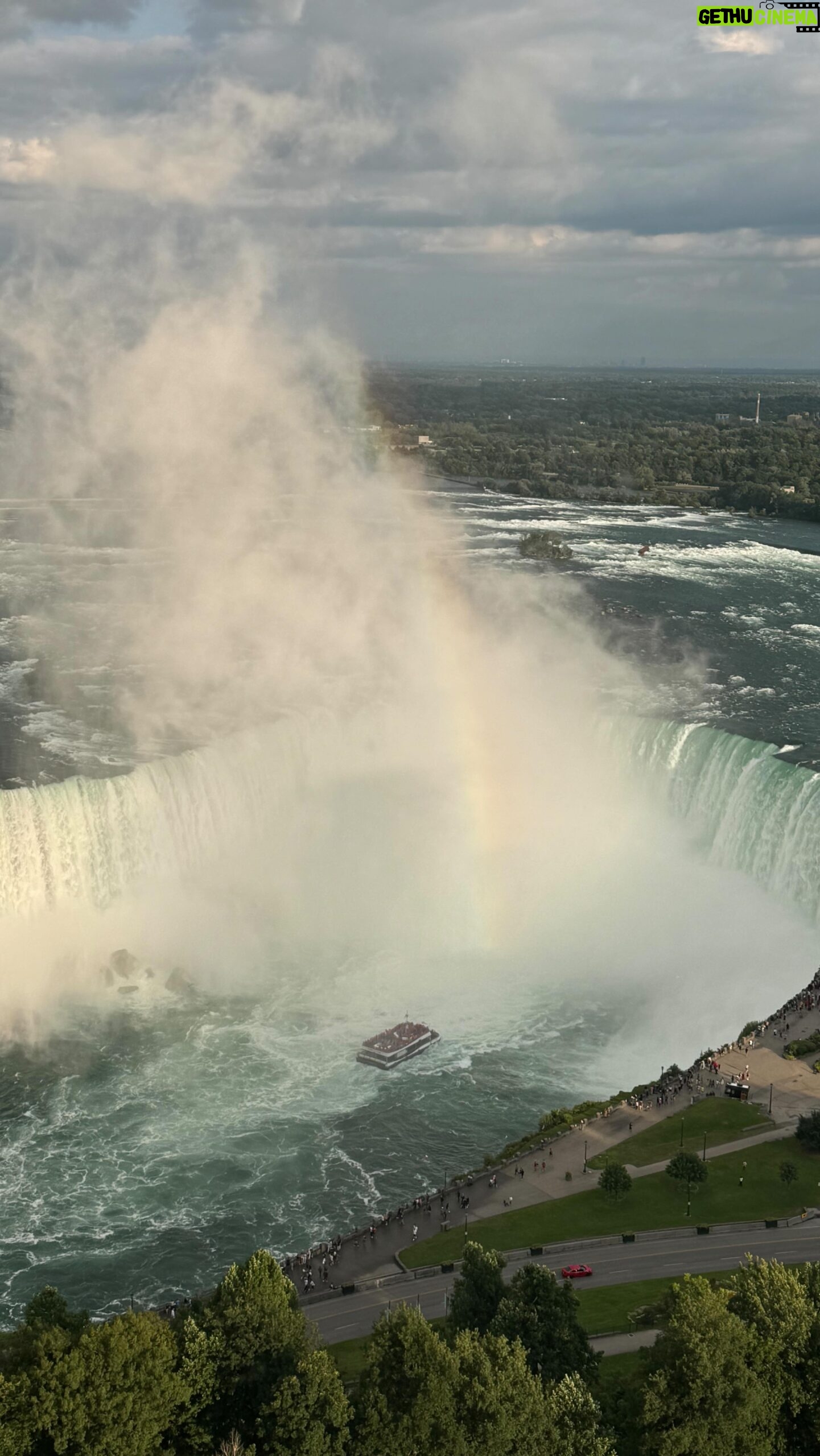 Kathleen Madigan - 1.9K Likes - Red boat šØš¦ vs Blue boat šŗšø. I LOVE Niagara Fallsš¦
The weekendās here, Termites! Canāt wait see you tomorrow night @fallsviewcasino š°
#niagarafalls #niagarafallscanada #hornblower #fallsview #kathleenmadigan #potluckpartytour #madiganspubcast