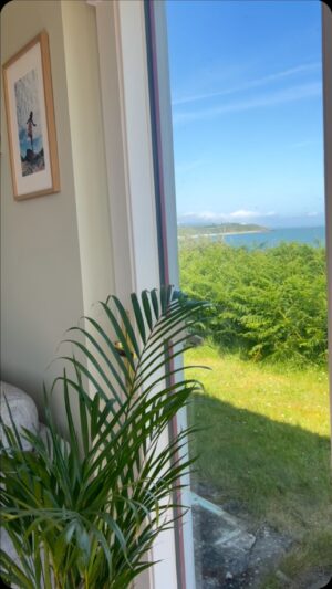 Kathryn Thomas Instagram - My Papa built this house in Wexford over 70 years ago and our entire extended family has been creating amazing memories here since then. We had a big family reunion here 2 years ago to celebrate what would have been my grandfather’s 100th birthday and there were well over 50 of us in situ!! This is “my happy place” more than anywhere in the world. My cousins and I have all had so many happy childhood memories in this house thanks to my Gran & Papa and now we get to create new ones with our own children. We will be forever grateful to them for leaving such a beautiful legacy ❤️I was delighted to partner with @duluxheritageireland @irishtimesnews #sp on this campaign to give back some love to the house  that has given us so much love over the years. We wanted to create a cohesive, laid back neutral look, bringing the outside in using colours that would compliment the beautiful sea views. We went for Green earth on the walls, waxed Khaki on the chimney breast, tied together with panel white on all the architraves. I think it looks amazing and I’m hoping the rest of the family do too!!