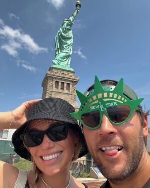 Katrina Bowden Instagram - NYC!! Always fun to visit. Can’t believe I survived willingly living there for 9 years😂 so good to see friends, Adam’s incredible show, and spend time with my family🤸🏼‍♀️🤸🏼‍♀️
Also, I lived in NJ then immediately NYC for 26 years of my life and this was my first time going to the Statue of Liberty lol