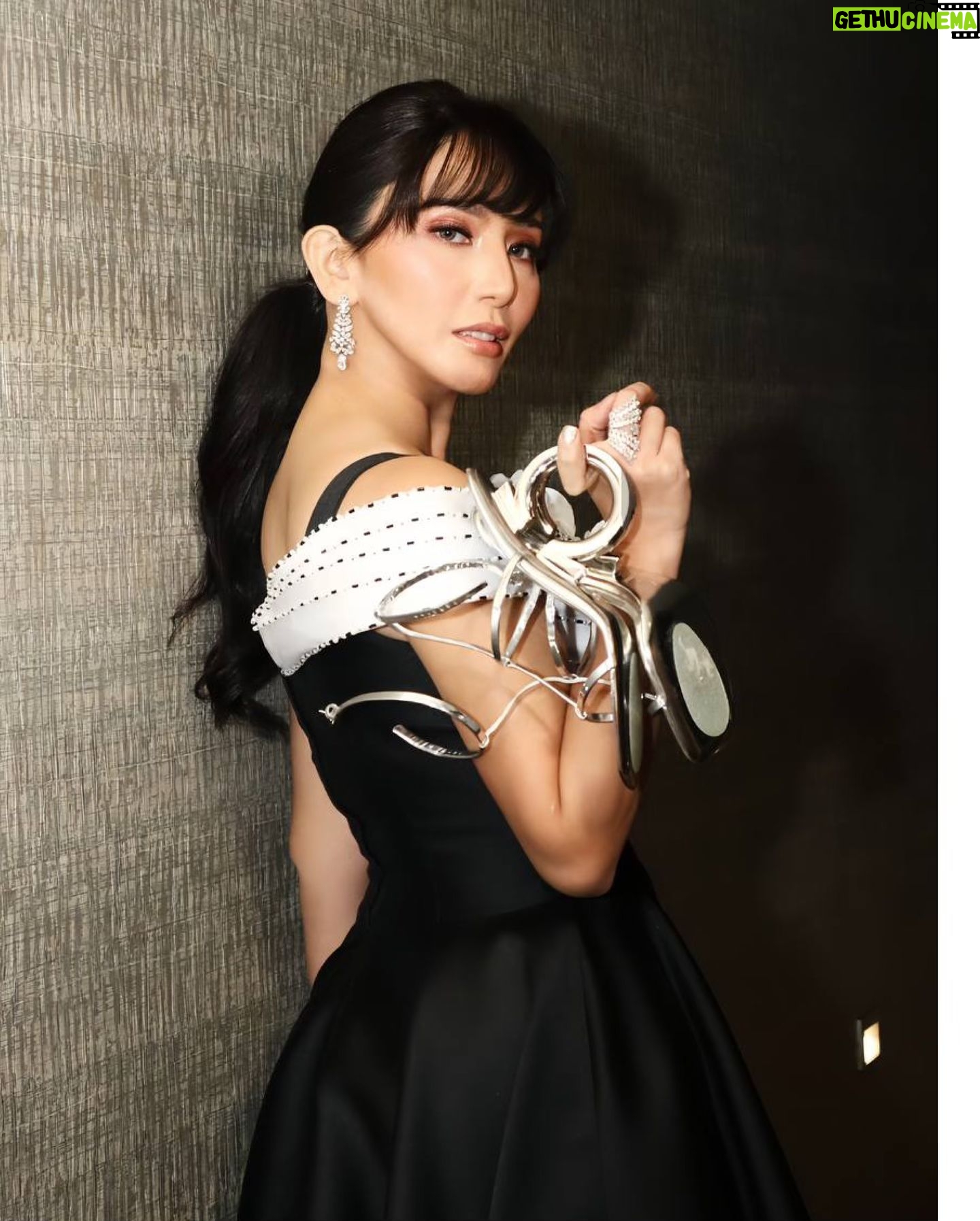 Katrina Halili - 5.3K Likes - Some snaps from today's GMA gala.
Stylist: Yanyan Forteza
Designer: Danika Damo
Assistant Designer : Charlene Damo
Make-up: Mama Dodong
Hair: Misty Gabriel
Jewelry: Lujo Heritage
Bag/Purse: Ysl
Shoes : Ferragamo
Skin clinic: The SB clinic
Photog: Mark Clemente
Video: Dhrex Magat
#GMAGala2024