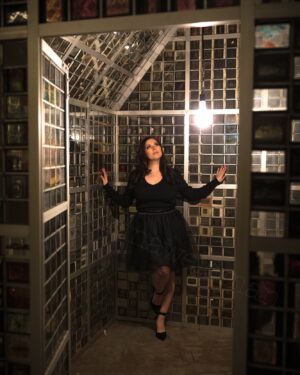 Katrina Weidman Instagram - 💋 #ghost #ghoststories #ghostbusters #ghosts #spookyseason #haunted #hauntedmansion #hauntedhouse #philly #phillymusic #vintage #vintagefashion #art #artist #sculpture