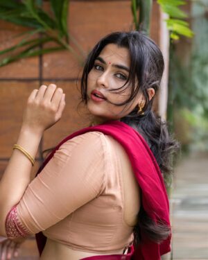 Kavya Kalyanram Instagram - The wind went Kailove Chedugudu 🥰