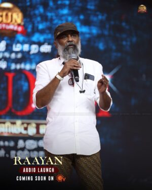 Kavya Sriram Instagram - The stellar crew of #Raayan sharing their moment at #RaayanAudioLaunch! 🙌🏾🔥

#Raayan Audio Launch coming soon on Sun TV 🔥 

@jacki_artdirector @peterheinoffl @editor_prasannagk @kavyasriraam #RaayanFromJuly26