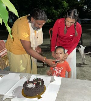 Kavya Thapar Instagram - The best way to celebrate my birthday at my home, my aashram with my soul father, my guru and my soul family. Thank you Thank you Thank you @anantdham A day forever embeded in my memory. Couldn’t have asked for anything more in this life than to walk a path full of your grace, your blessings, pure bliss, happiness and love. Full of gratitude and bliss today 🥰❤️ A big thank you goes out to all my family, friends and fans out there who’ve filled me with wishes and blessings that have filled my heart for a lifetime. The smile on my face is due to you all 🫂❤️ I am because each one of you are 🕉️♾️✨ THANK YOU 🥹❤️🫡😇🫂