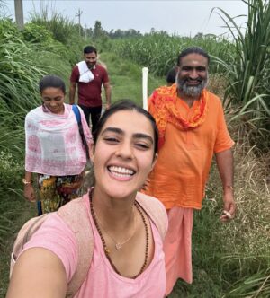 Kavya Thapar Instagram - The best way to celebrate my birthday at my home, my aashram with my soul father, my guru and my soul family. Thank you Thank you Thank you @anantdham A day forever embeded in my memory. Couldn’t have asked for anything more in this life than to walk a path full of your grace, your blessings, pure bliss, happiness and love. Full of gratitude and bliss today 🥰❤️ A big thank you goes out to all my family, friends and fans out there who’ve filled me with wishes and blessings that have filled my heart for a lifetime. The smile on my face is due to you all 🫂❤️ I am because each one of you are 🕉️♾️✨ THANK YOU 🥹❤️🫡😇🫂