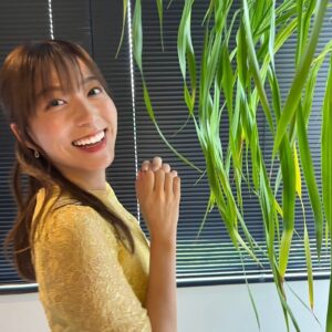 Kayako Abe Instagram - ♪

暑いけど
楽しくお仕事できてしあわせ！

暑いけど🫠🫠

#セントフォース