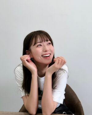 Kayako Abe Instagram - ♪

打ち合わせ中のひとこま🍯

さいきんほんと暑いねーー

photo by まねーじゃーさん🧸