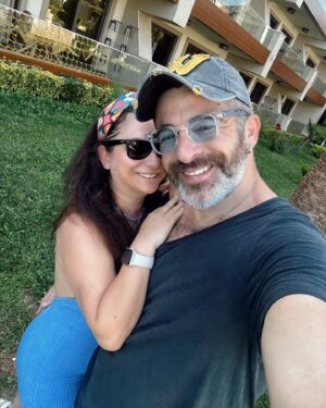 Kayra Şenocak Instagram - Zatı şahanem bu hayatta ki espabı mucibem 5.seneyi devriyemiz bugün önümüzdeki seneye 1 fazla girmek dileği ile seni çok seviyorum evlilik yıldönümümüz kutlu olsun❤️
