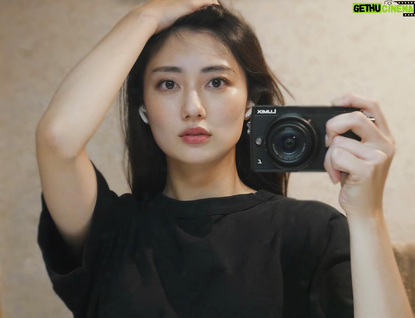 Kazusa Okuyama - 9.9K Likes - せっかく前髪のばしてたのに産後に抜けた毛が育ってきて前髪できそう🫠なのを、どうにか誤魔化す日々、
#産後の悩みは尽きない
