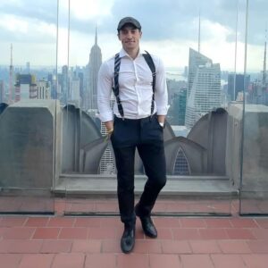 Keahu Kahuanui Instagram - There are endless things to be in awe of and to do in NYC and I like to make sure I revisit at least a few of them every month.

While they won’t let you BASE jump from the 850ft observation deck 😅 (bet I could make it to sheep’s meadow), it’s still pretty jaw dropping to spend an hour or two at the top.

Thx for the tour @topoftherocknyc
📷: @nycharlene 
#newyorkcity #topoftherock #nyc #thingstodoinnyc